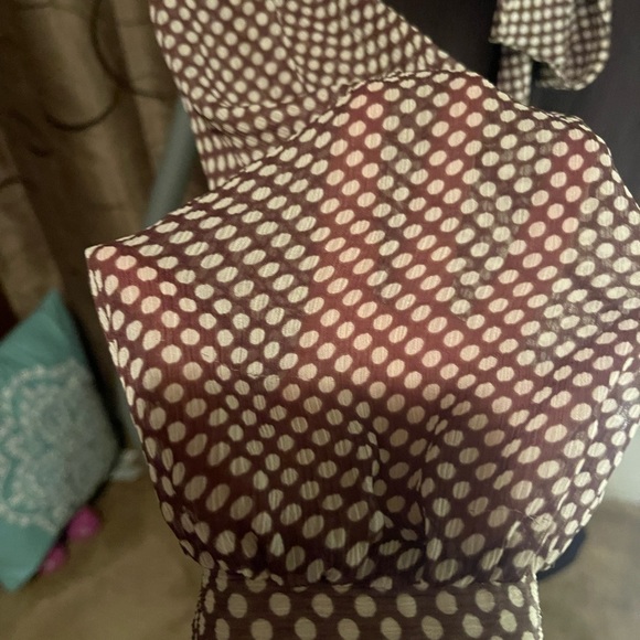 A 2-piece outfit. A bermuda and a matching blouse perfect for all occasions. - Picture 6 of 7